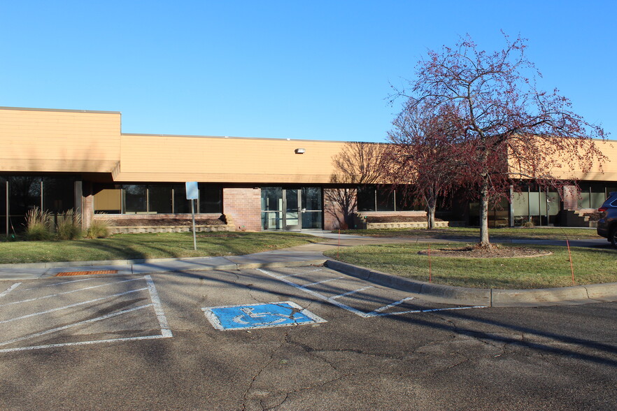 500 E Travelers Trl, Burnsville, MN for lease - Building Photo - Image 3 of 21