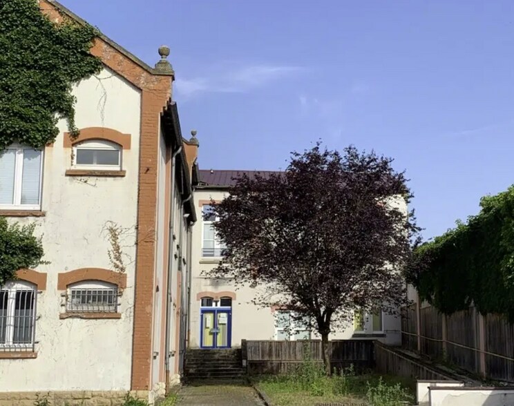 Office in Thionville for lease - Primary Photo - Image 1 of 2