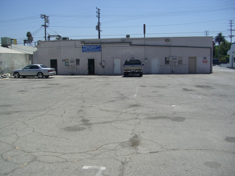 14545-14551 Vanowen St, Van Nuys, CA for lease - Building Photo - Image 3 of 3