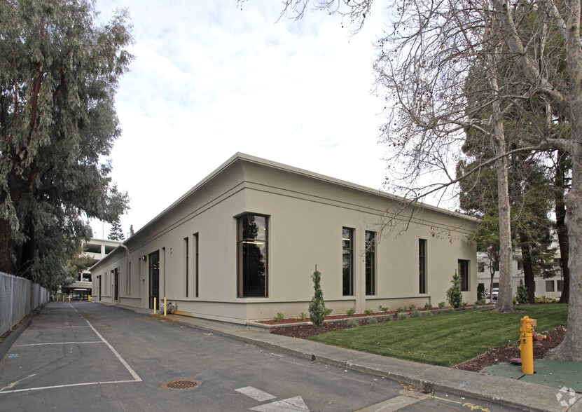 185 N Wolfe Rd, Sunnyvale, CA for lease - Building Photo - Image 2 of 33