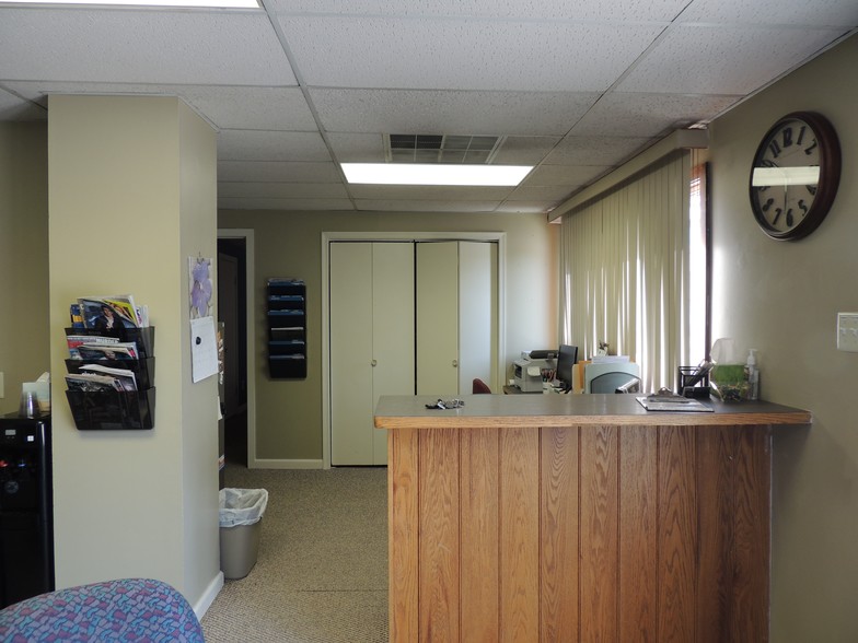 612 Fitzwatertown Rd, Willow Grove, PA for lease - Interior Photo - Image 2 of 20