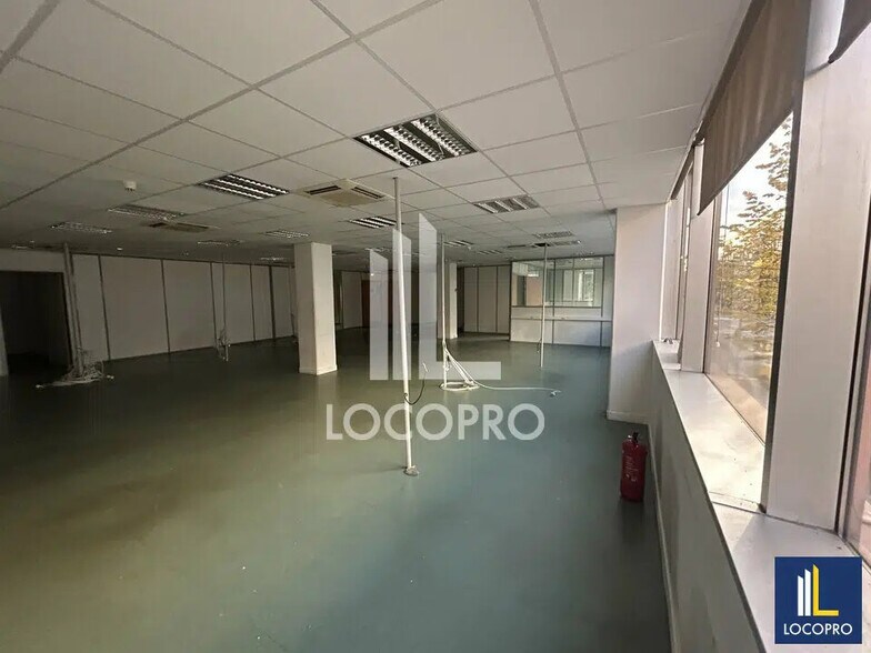 Office in Nice for lease - Interior Photo - Image 3 of 8