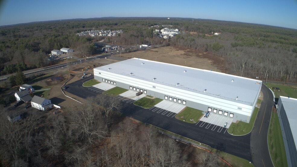 237 E Main St, Norton, MA for lease - Building Photo - Image 2 of 15