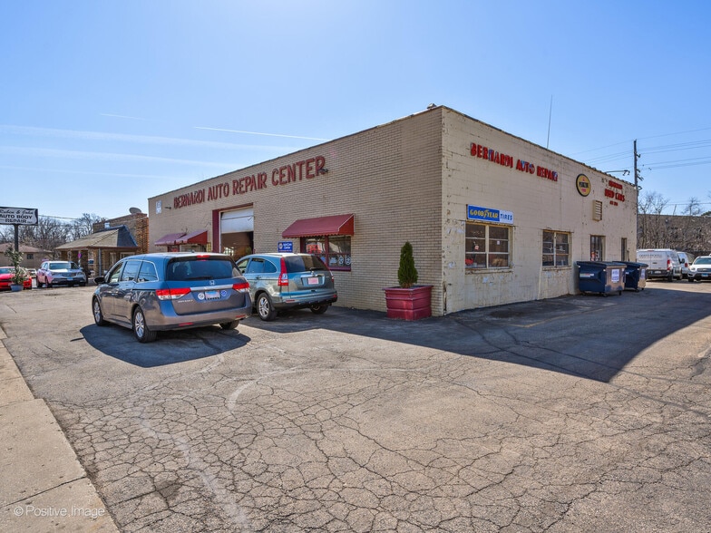 2648-2666 Waukegan Ave, Highland Park, IL for sale - Building Photo - Image 2 of 20