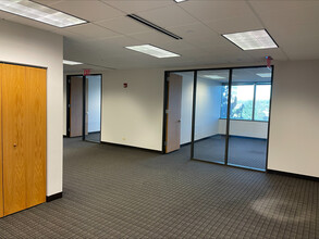 18W200 W 22nd St, Oakbrook Terrace, IL for lease Interior Photo- Image 1 of 8