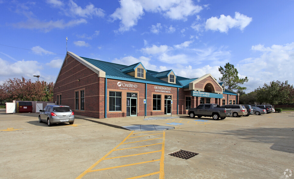 4907 Sandhill Dr, Sugar Land, TX for lease - Building Photo - Image 3 of 5