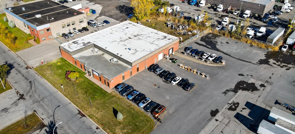 939 Av Selkirk, Pointe-claire, QC for lease - Aerial - Image 3 of 4