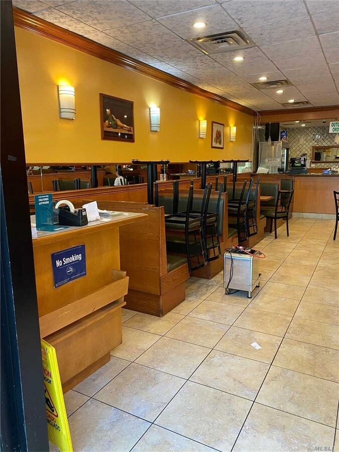 6860 Austin St, Forest Hills, NY 11375