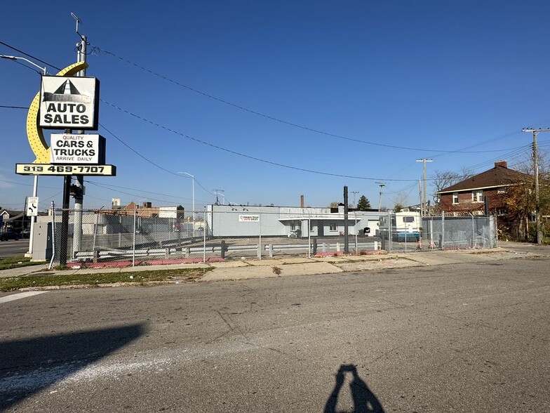 13400 Gratiot Ave, Detroit, MI for sale - Building Photo - Image 1 of 11