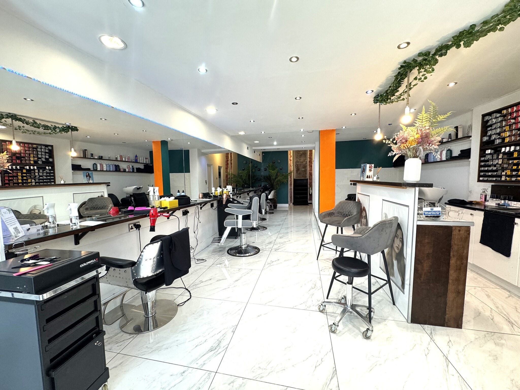 69-69B Lavender Hl, London for lease Interior Photo- Image 1 of 7