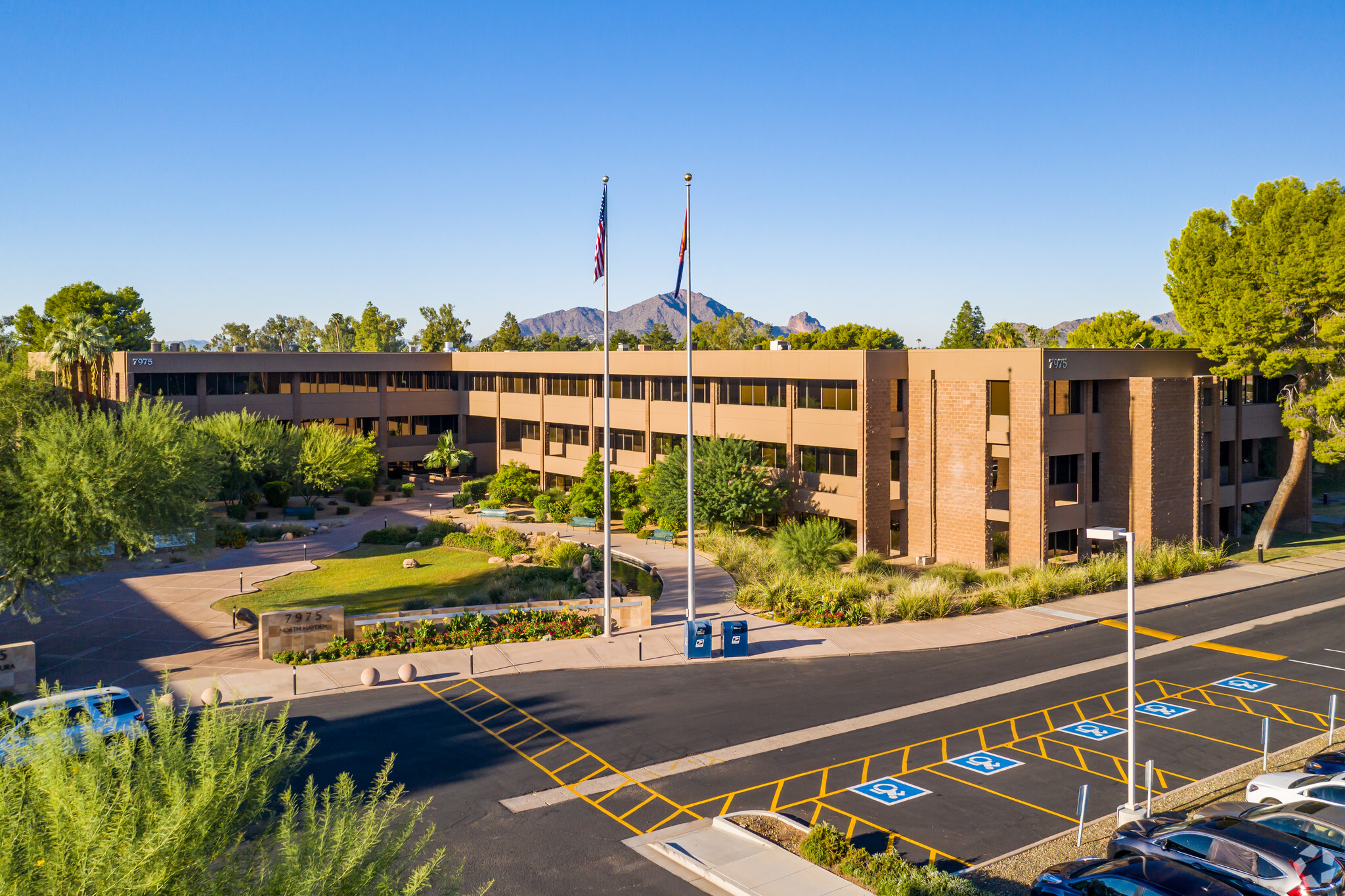 7975 N Hayden Rd, Scottsdale, AZ for lease Building Photo- Image 1 of 11