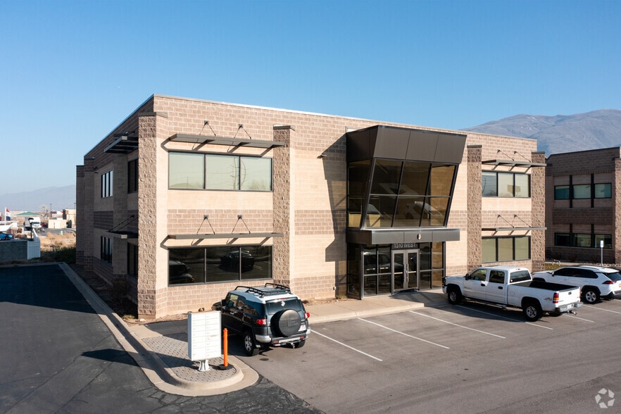 233 N 1250 W, Centerville, UT for lease - Primary Photo - Image 3 of 3