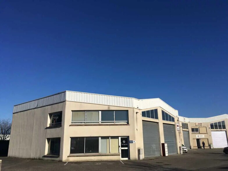 Flex in Toulouse for lease - Building Photo - Image 1 of 12
