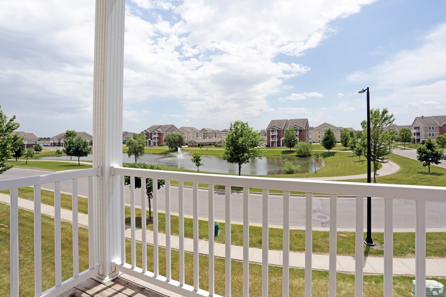 1209 Mayfield Dr, Ames, IA for sale - Building Photo - Image 3 of 17