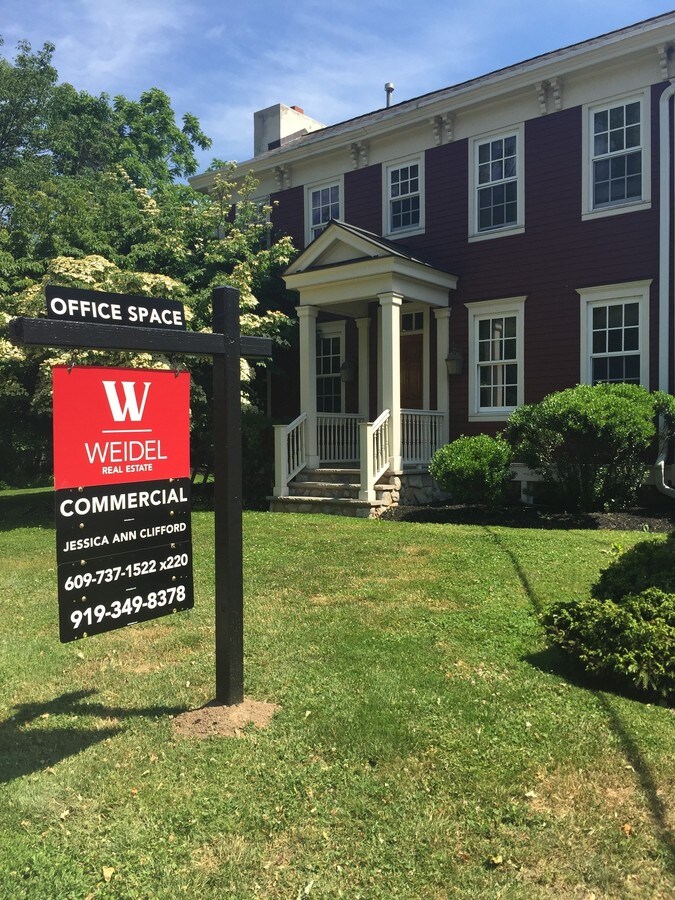 238 W Delaware Ave, Pennington, NJ 08534