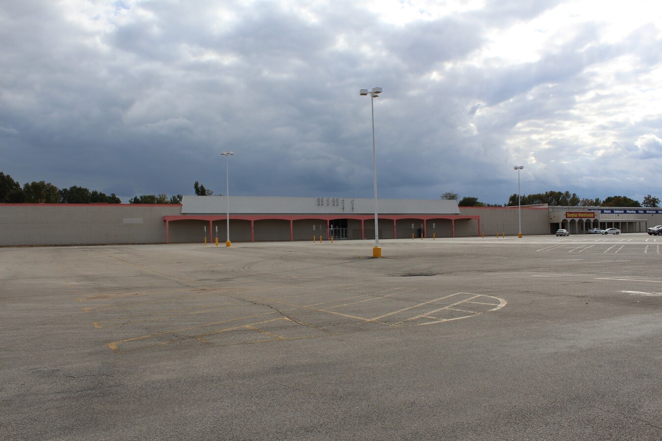 732 Old Hickory Blvd, Jackson, TN 38305