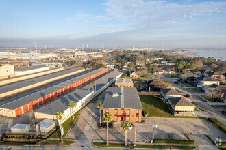 601 Cien Rd, Kemah, TX - AERIAL  map view