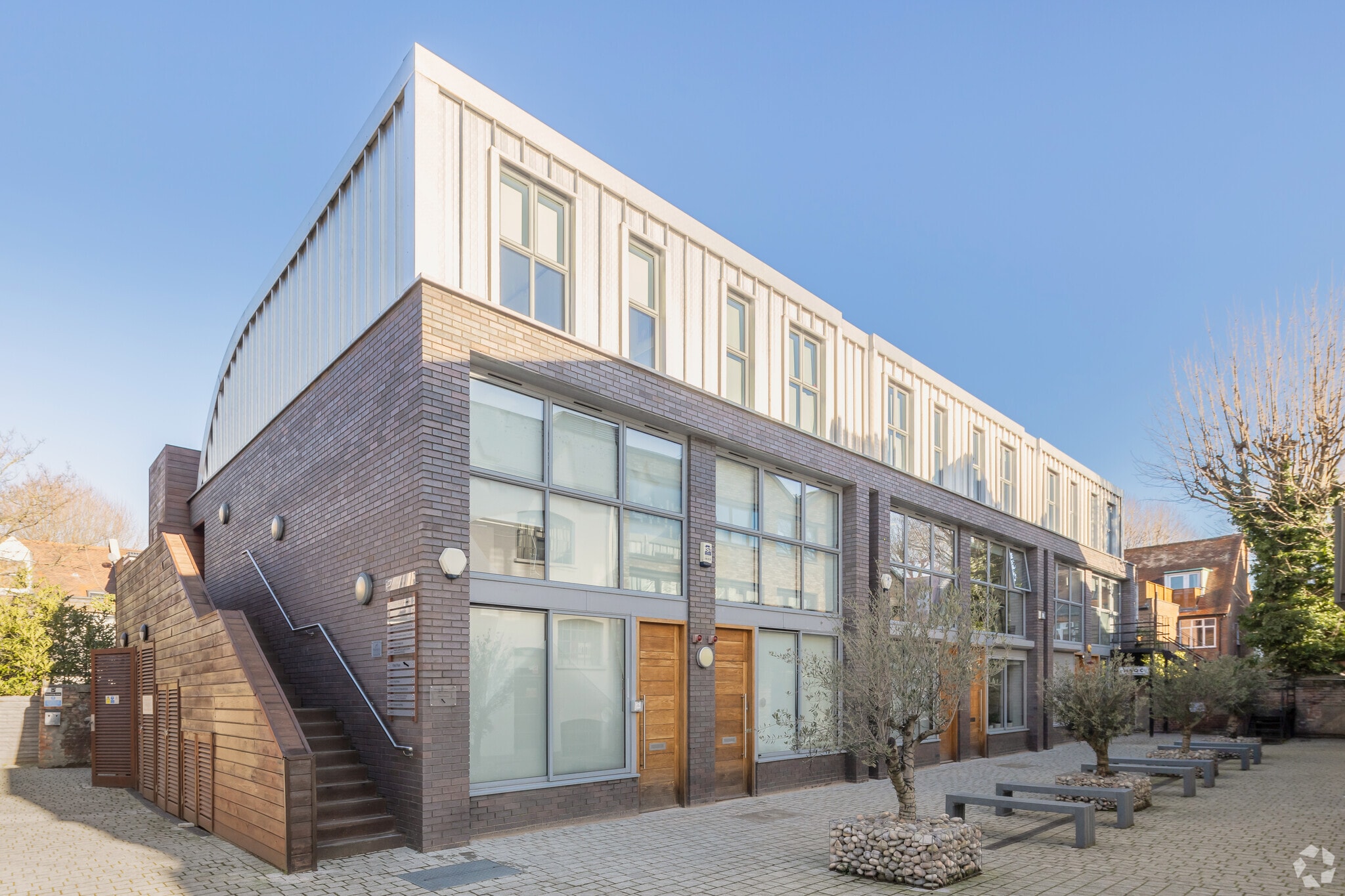 Turnham Green Terrace Mews, London for lease Primary Photo- Image 1 of 22