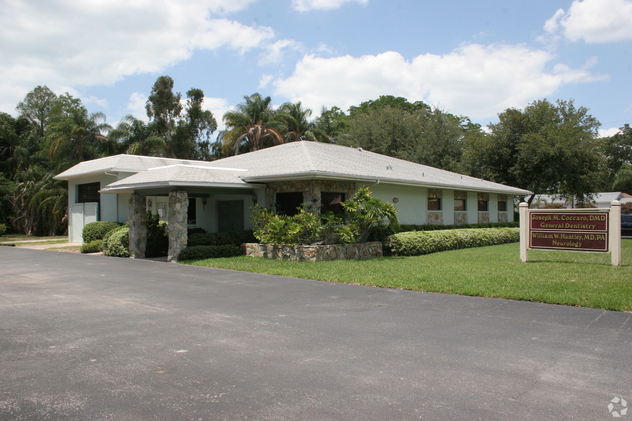 1330 Pinehurst Rd, Dunedin, FL for lease Primary Photo- Image 1 of 3