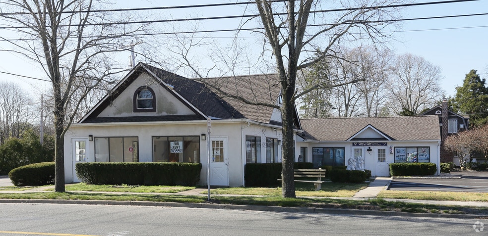 173-185 Montauk Hwy, Westhampton Beach, NY for sale - Primary Photo - Image 1 of 1