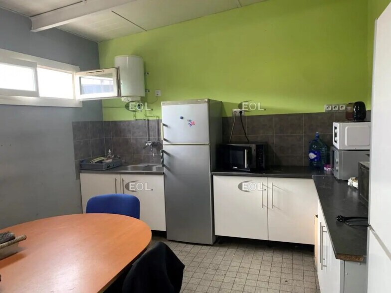 Flex in Sorgues for lease - Interior Photo - Image 3 of 5