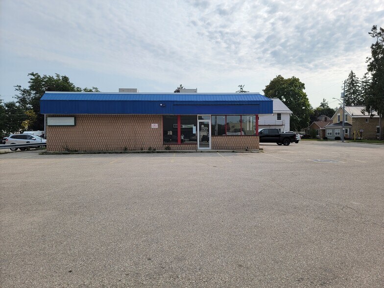 189 10th St, Hanover, ON for sale - Building Photo - Image 2 of 3