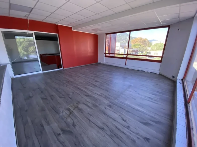Flex in La Valette-du-Var for sale - Interior Photo - Image 1 of 3