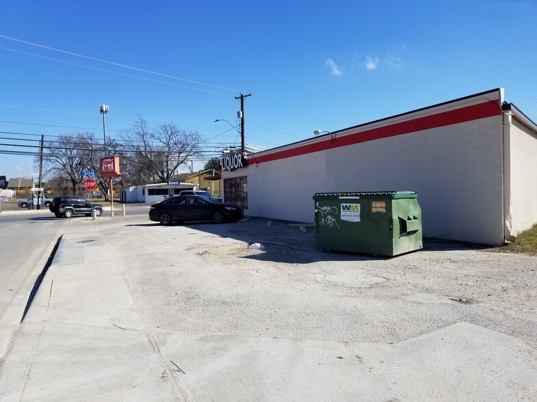 2709-2711 Goliad Rd, San Antonio, TX for lease - Building Photo - Image 2 of 6