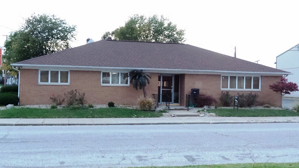 209 SE 3rd St, Washington, IN for sale - Building Photo - Image 1 of 1