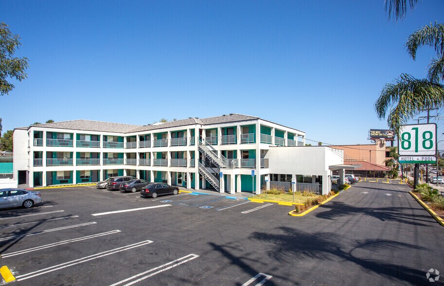 HOTEL + Stand Alone Restaurant Woodland Hills, CA for Sale