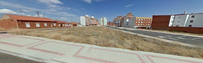 Land in León for sale Building Photo- Image 1 of 10