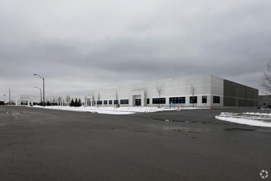 3755 Laird Rd, Mississauga, ON for lease - Building Photo - Image 3 of 6