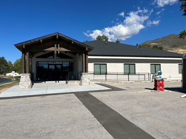 810 Shepard Ln, Farmington, UT for lease - Building Photo - Image 1 of 8