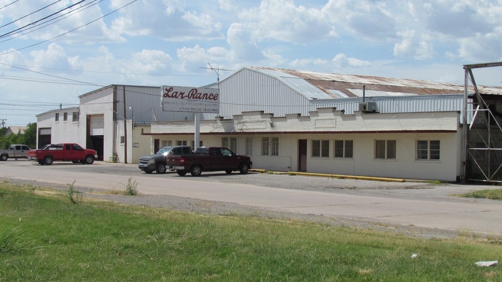 102 SE B Ave, Lawton, OK 73501