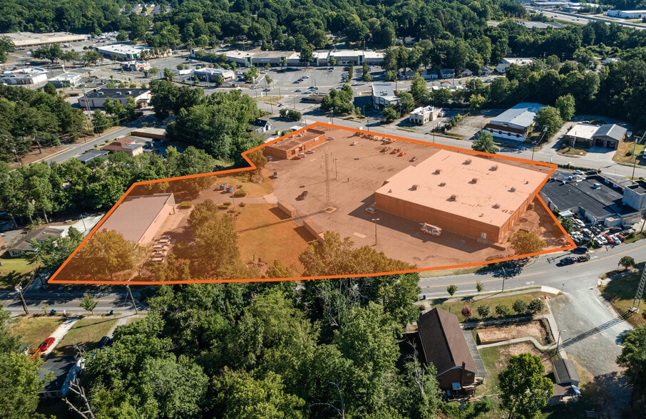 Village Plaza portfolio of 3 properties for sale on LoopNet.com - Building Photo - Image 1 of 9