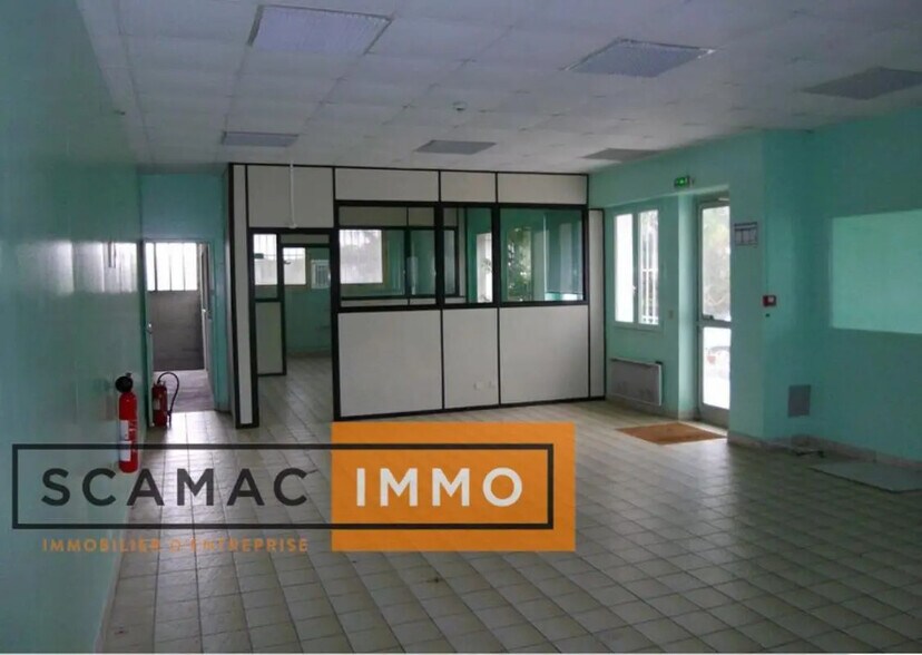 Flex in Vaux-le-Pénil for sale - Interior Photo - Image 2 of 5