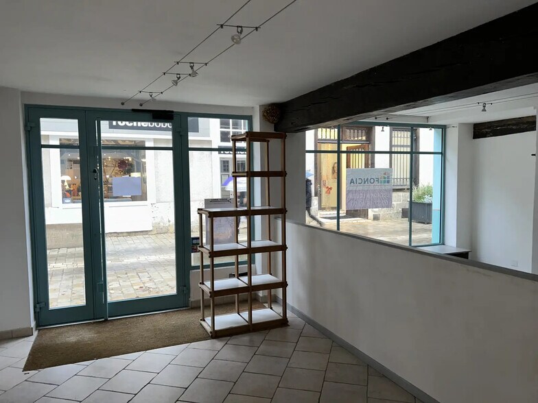 17 Rue Daniel Boutet, Chartres for lease - Interior Photo - Image 2 of 5