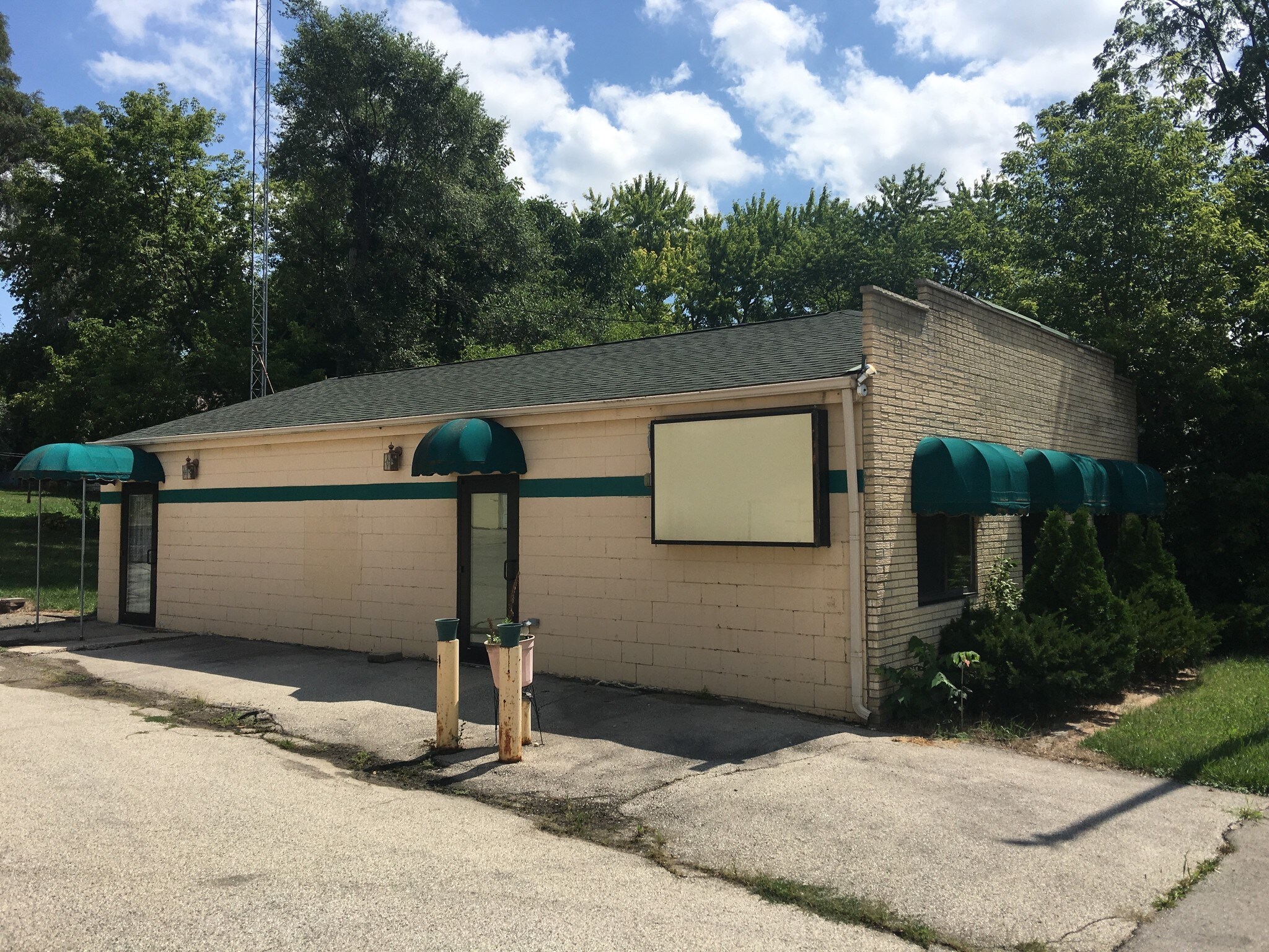 W229S9180 Clark St, Big Bend, WI for sale Building Photo- Image 1 of 1