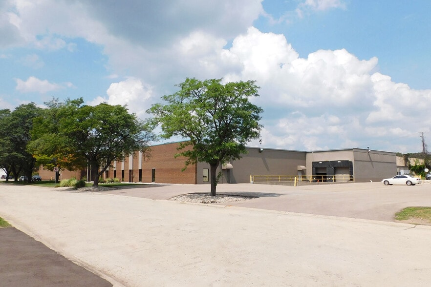 34000 Autry St, Livonia, MI for lease - Building Photo - Image 2 of 3