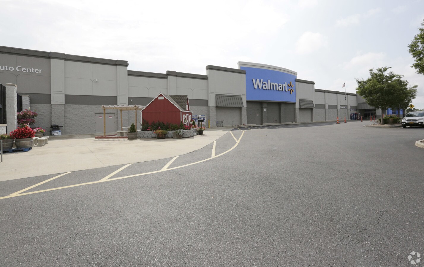 965 Broadhollow Rd, Farmingdale, NY 11735