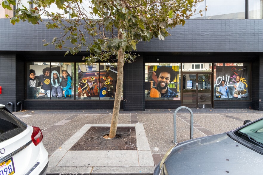 1500 Broadway, Oakland, CA for lease - Building Photo - Image 3 of 11