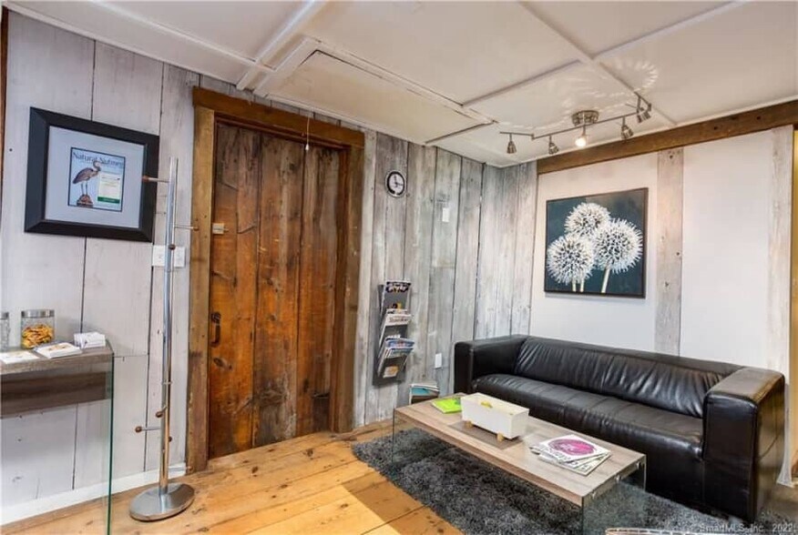 133 Main St, Wethersfield, CT 06109 The Red Barn