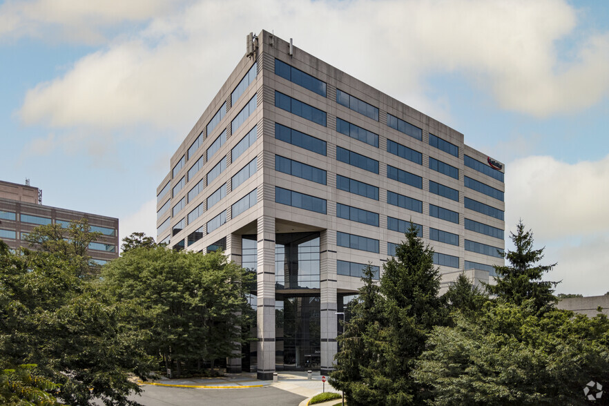 2600 Park Tower Dr, Merrifield, VA for lease - Building Photo - Image 1 of 13