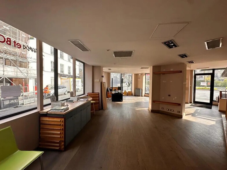 Retail in Paris for lease - Building Photo - Image 1 of 6