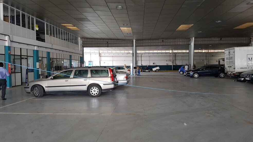 Calle Extremadura, S/N, Camas, Sevilla for lease - Building Photo - Image 1 of 10