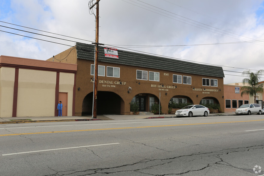 8345 Reseda Blvd, Northridge, CA for lease - Primary Photo - Image 1 of 11