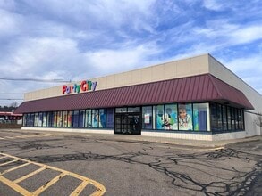 600 South St W, Raynham, MA for lease Building Photo- Image 1 of 6