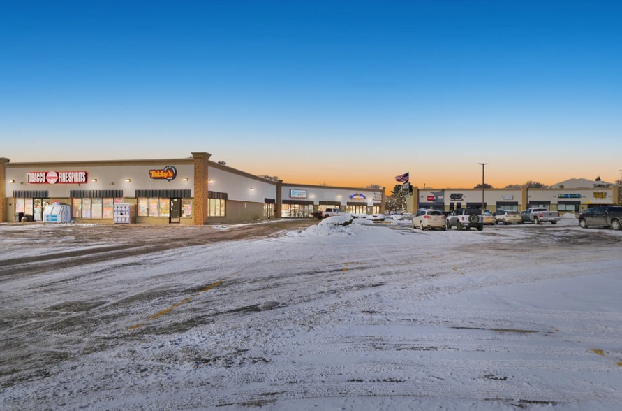 664-704 S Lapeer Rd, Lk, Lake Orion, MI for sale - Primary Photo - Image 1 of 8