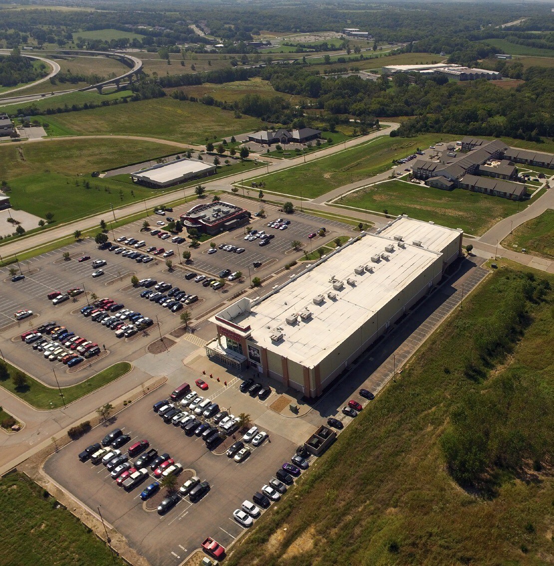 6200 SW 6th Ave, Topeka, KS 66615 Hollywood Theaters