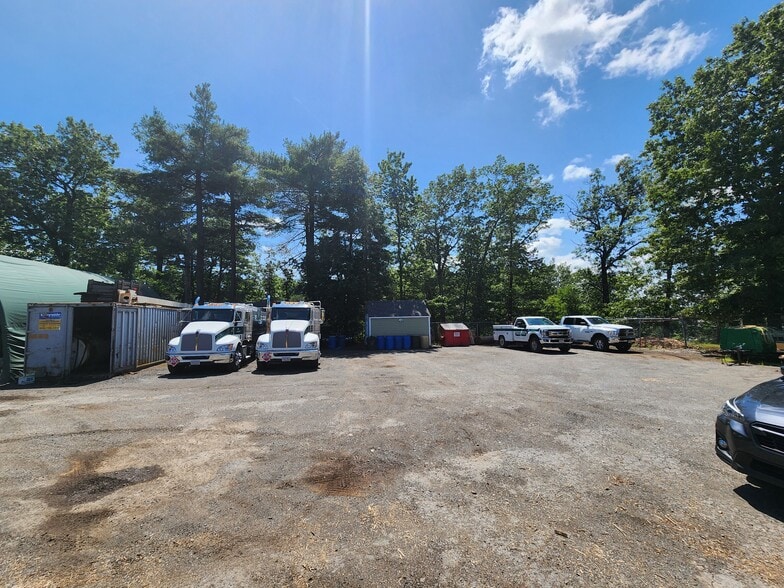 30 L P Henderson Rd, Beverly, MA for lease - Primary Photo - Image 1 of 4